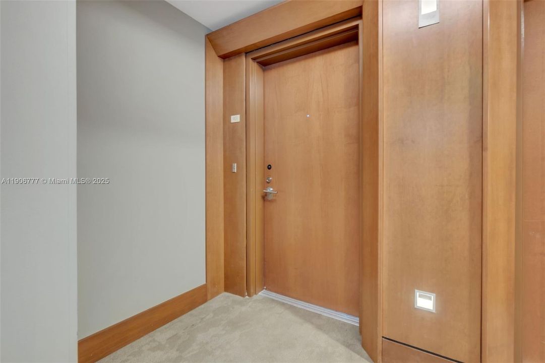 Active With Contract: $549,000 (2 beds, 2 baths, 1117 Square Feet)