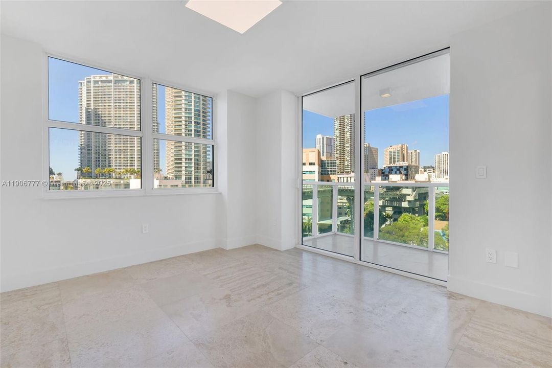 Active With Contract: $549,000 (2 beds, 2 baths, 1117 Square Feet)