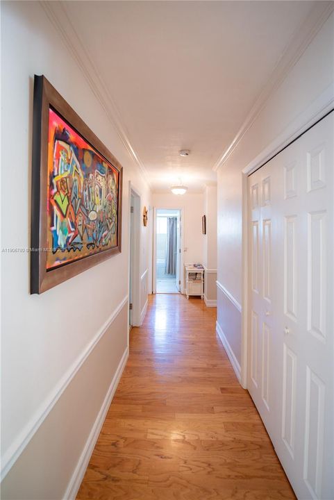 Под контрактом: $9,900 (3 спален, 3 ванн, 2198 Квадратных фут)