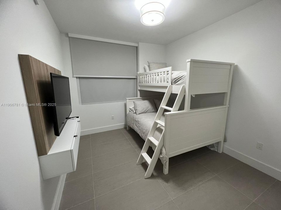 For Rent: $3,880 (2 beds, 2 baths, 1122 Square Feet)