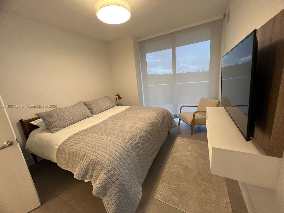 For Rent: $3,880 (2 beds, 2 baths, 1122 Square Feet)