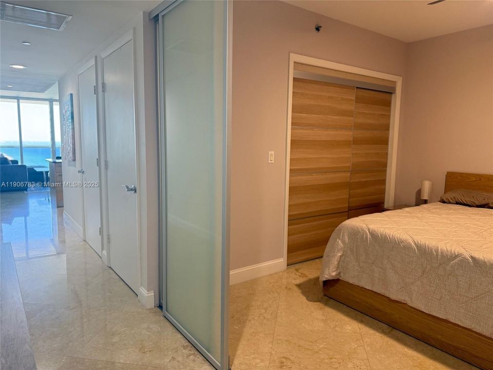 出租: $4,200 (1 贝兹, 1 浴室, 844 平方英尺)