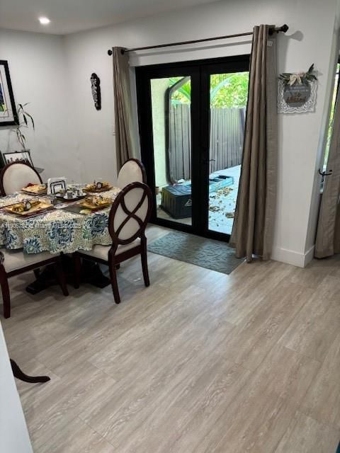 Active With Contract: $2,850 (2 beds, 2 baths, 1068 Square Feet)