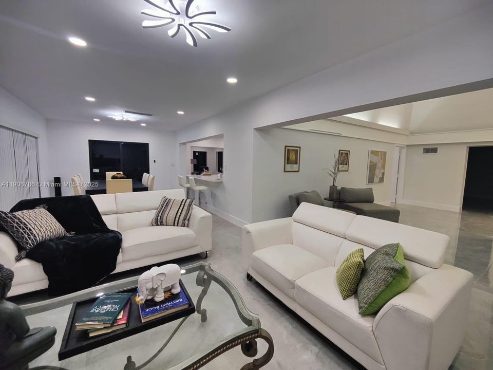 For Rent: $4,600 (3 beds, 3 baths, 2787 Square Feet)