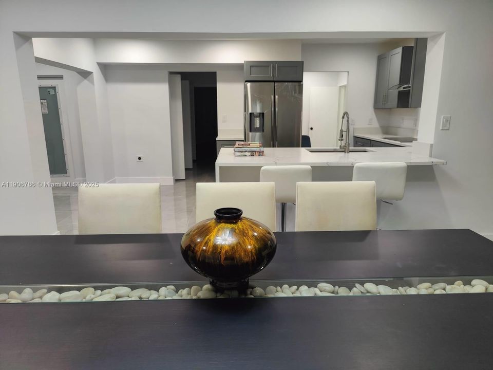 For Rent: $4,600 (3 beds, 3 baths, 2787 Square Feet)