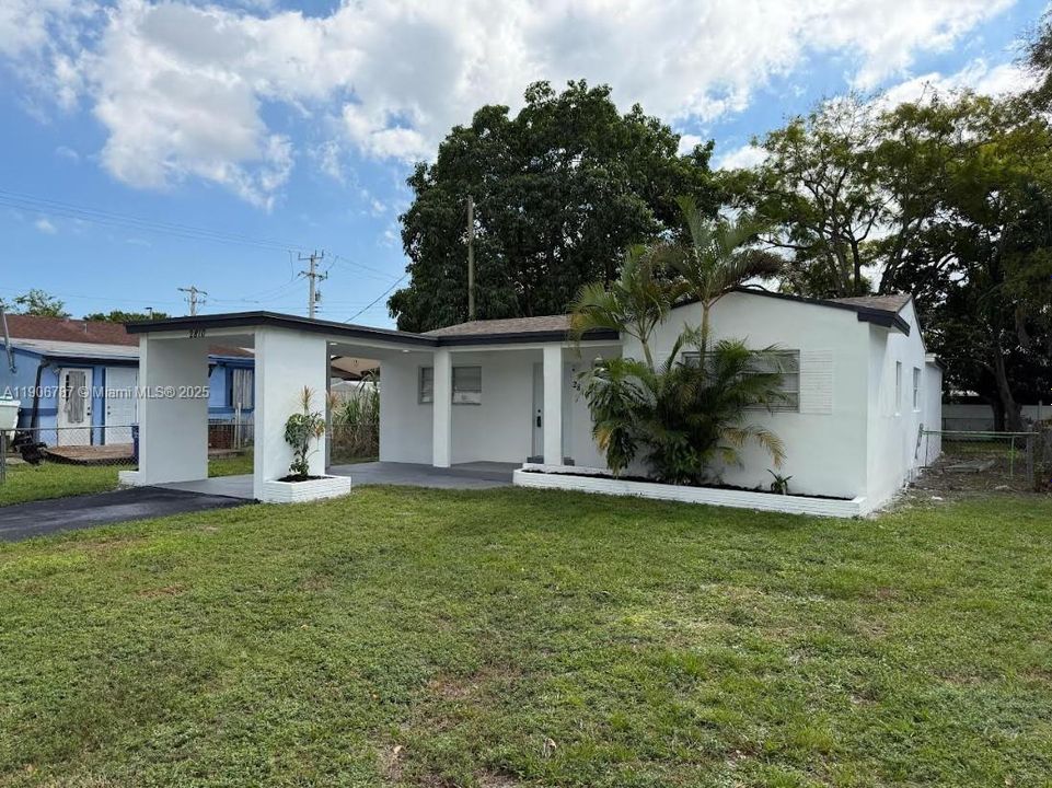For Sale: $499,900 (4 beds, 2 baths, 1124 Square Feet)