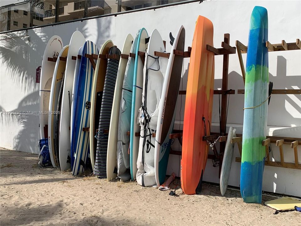 合同活跃: $3,500 (2 贝兹, 2 浴室, 1290 平方英尺)