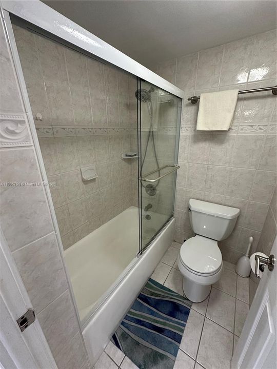 合同活跃: $3,500 (2 贝兹, 2 浴室, 1290 平方英尺)