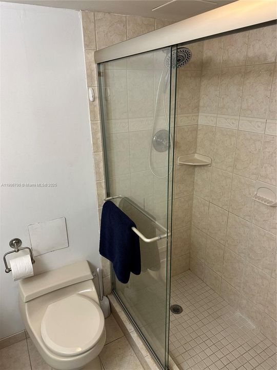 合同活跃: $3,500 (2 贝兹, 2 浴室, 1290 平方英尺)