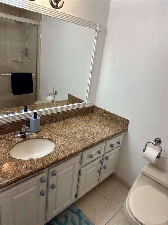 合同活跃: $3,500 (2 贝兹, 2 浴室, 1290 平方英尺)