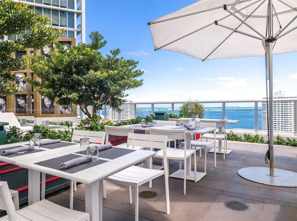 出租: $4,600 (1 贝兹, 1 浴室, 842 平方英尺)