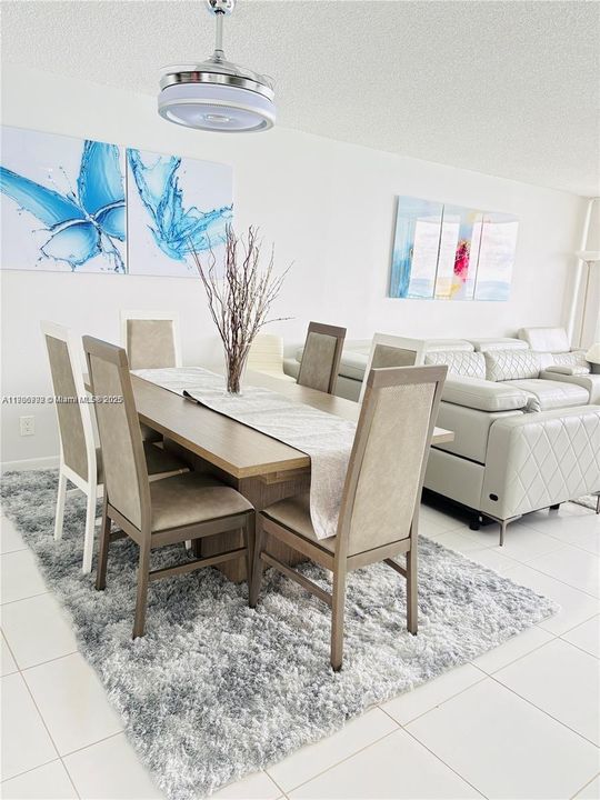 待售: $525,000 (1 贝兹, 2 浴室, 980 平方英尺)