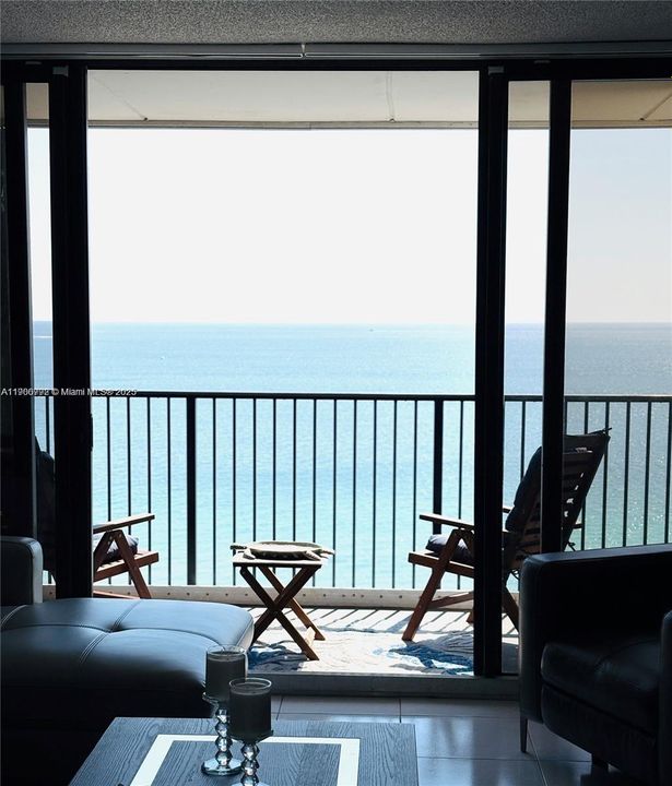 待售: $525,000 (1 贝兹, 2 浴室, 980 平方英尺)