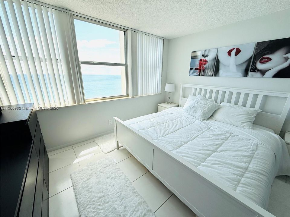 待售: $525,000 (1 贝兹, 2 浴室, 980 平方英尺)