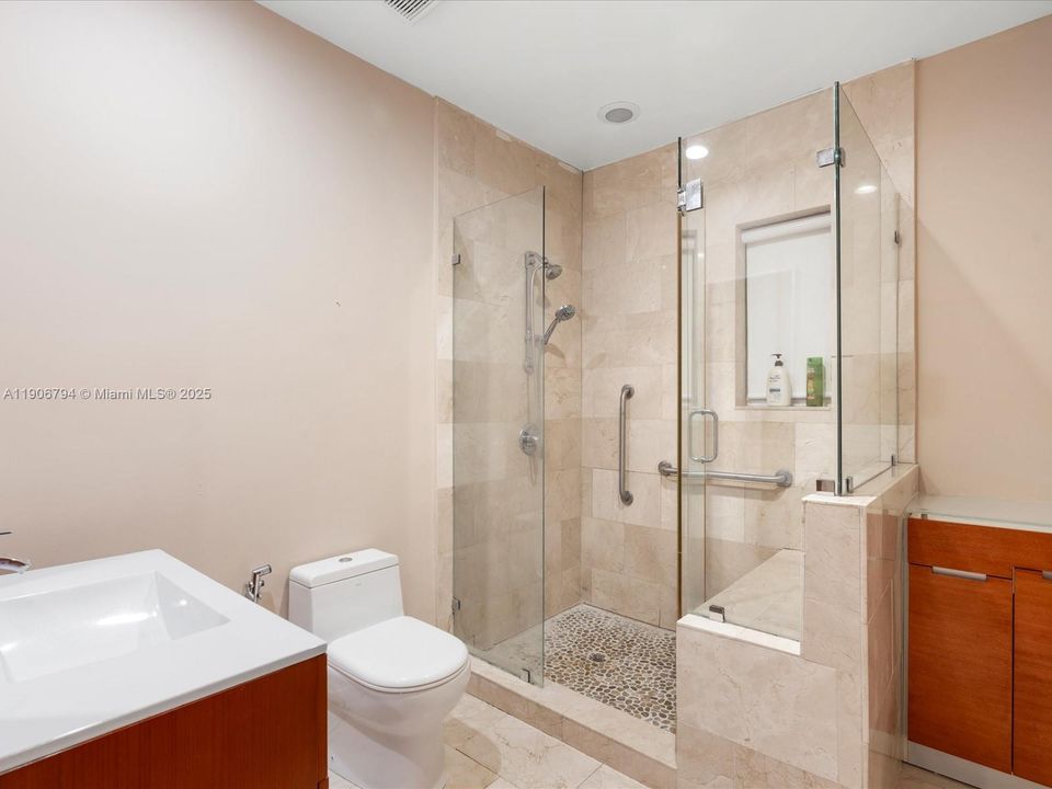 En Venta: $1,750,000 (3 camas, 2 baños, 1958 Pies cuadrados)