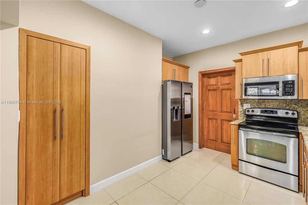 En Venta: $1,750,000 (3 camas, 2 baños, 1958 Pies cuadrados)