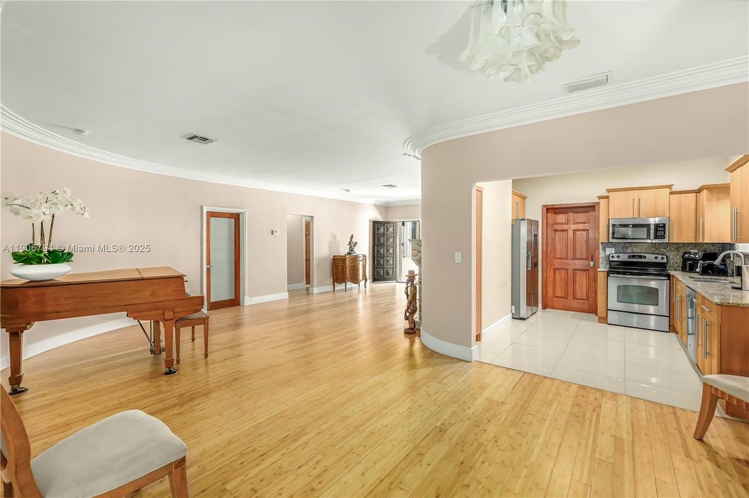 En Venta: $1,750,000 (3 camas, 2 baños, 1958 Pies cuadrados)