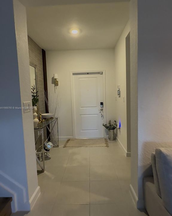 En Venta: $780,000 (4 camas, 3 baños, 2953 Pies cuadrados)