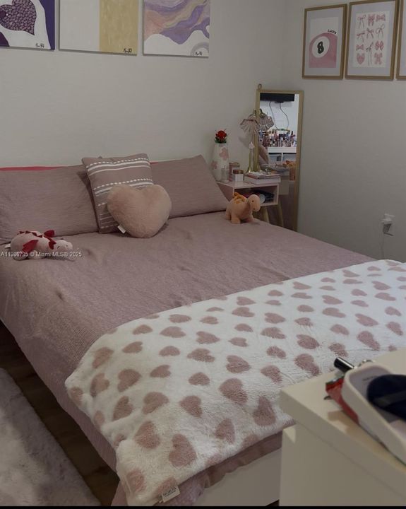 En Venta: $780,000 (4 camas, 3 baños, 2953 Pies cuadrados)