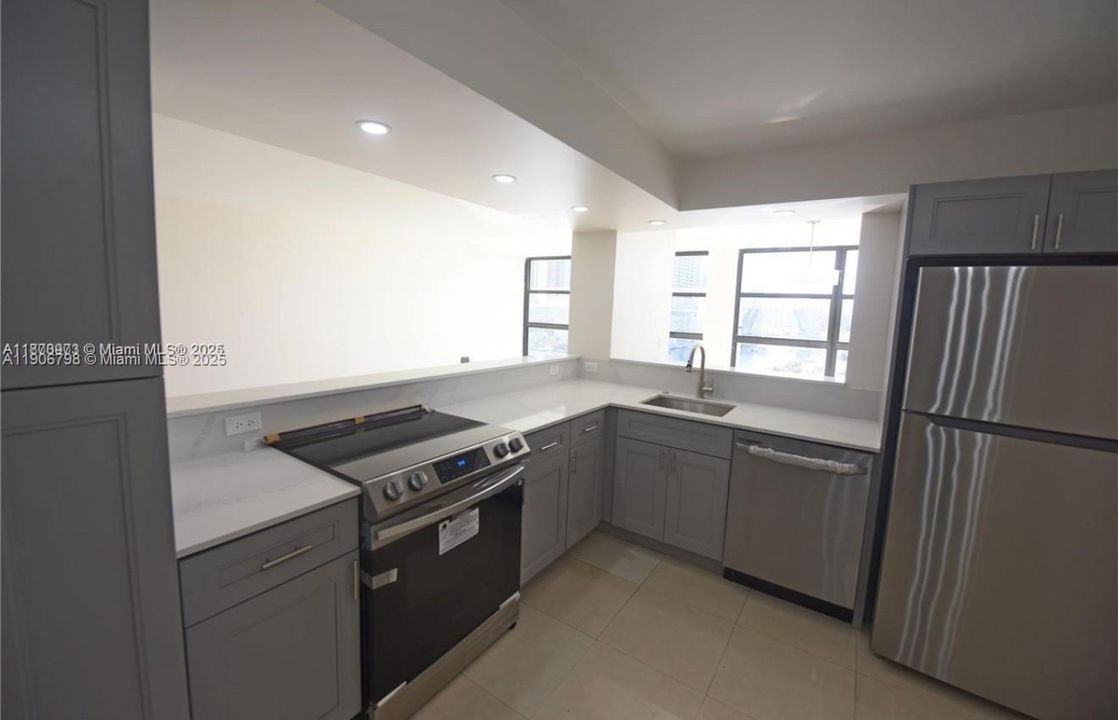 待售: $400,000 (2 贝兹, 2 浴室, 1075 平方英尺)