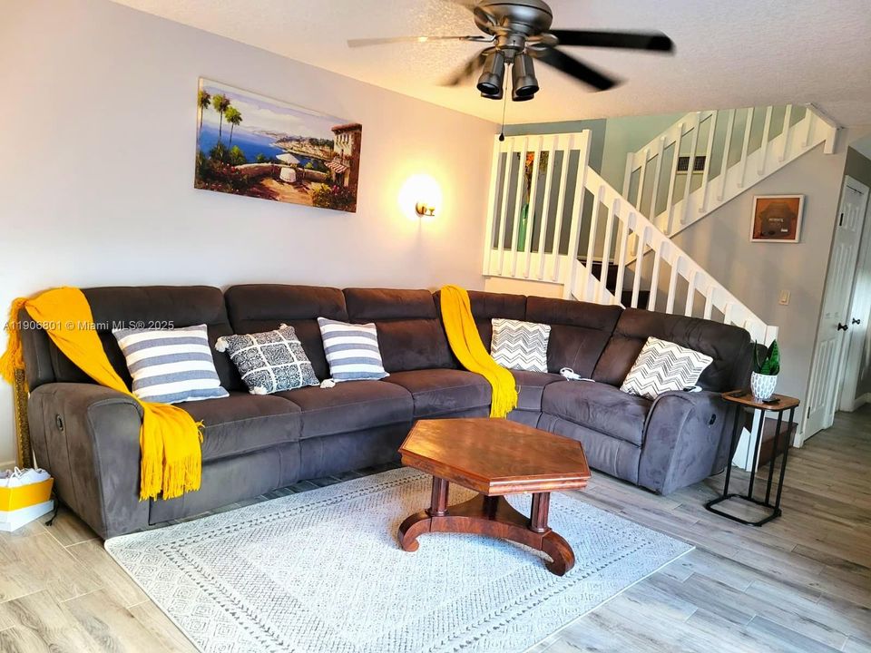 На продажу: $435,000 (3 спален, 2 ванн, 1654 Квадратных фут)