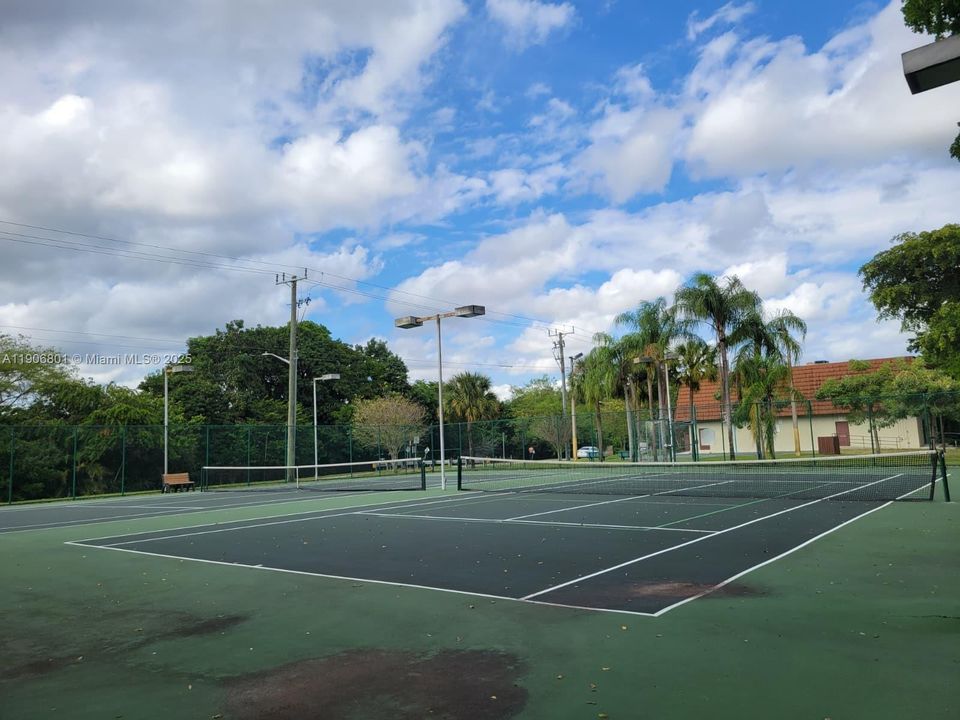 На продажу: $435,000 (3 спален, 2 ванн, 1654 Квадратных фут)