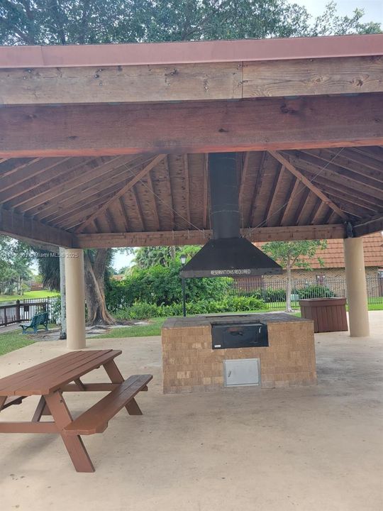 На продажу: $435,000 (3 спален, 2 ванн, 1654 Квадратных фут)