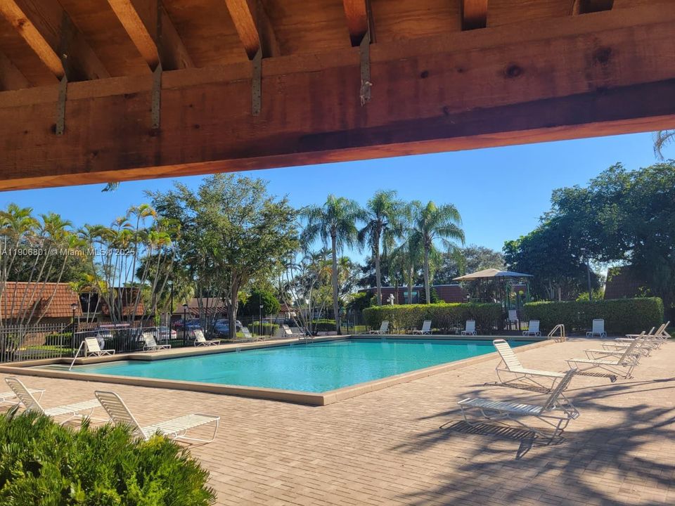 На продажу: $435,000 (3 спален, 2 ванн, 1654 Квадратных фут)