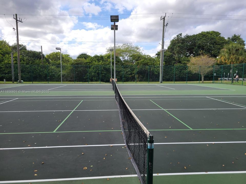 На продажу: $435,000 (3 спален, 2 ванн, 1654 Квадратных фут)