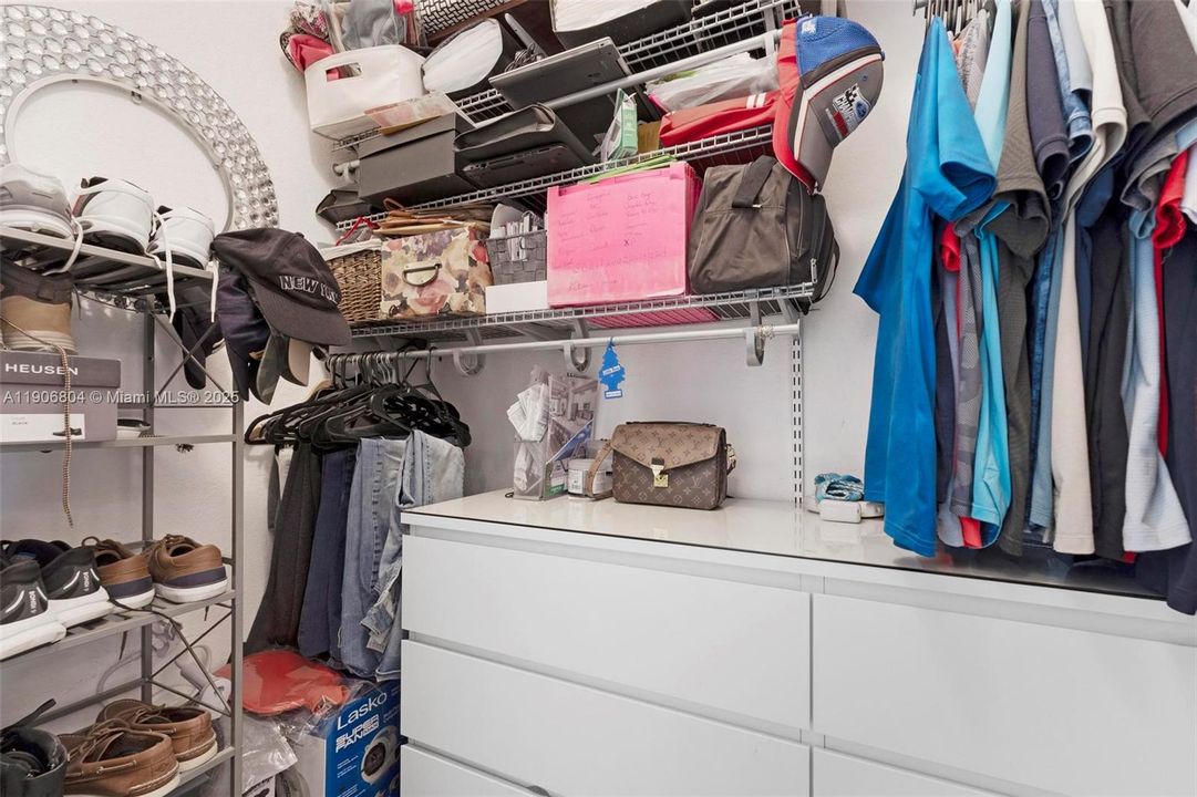 На продажу: $805,000 (4 спален, 2 ванн, 2555 Квадратных фут)