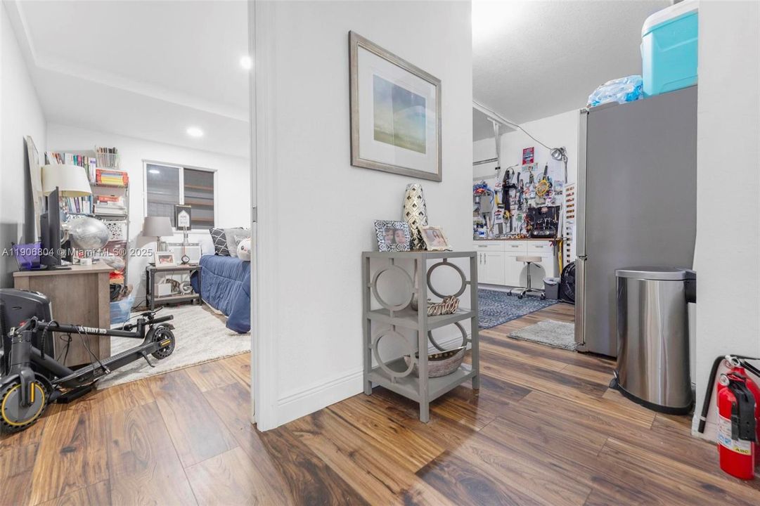 На продажу: $805,000 (4 спален, 2 ванн, 2555 Квадратных фут)