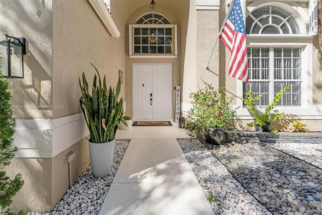 На продажу: $805,000 (4 спален, 2 ванн, 2555 Квадратных фут)