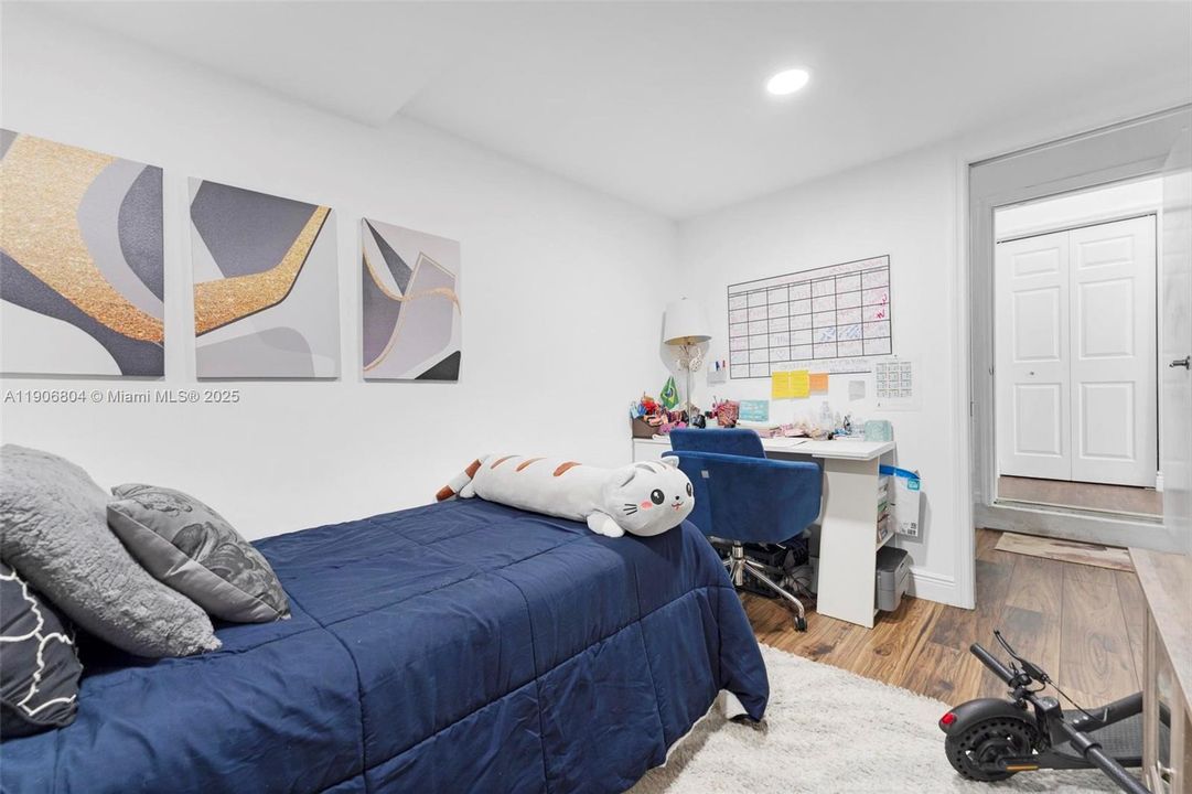 На продажу: $805,000 (4 спален, 2 ванн, 2555 Квадратных фут)