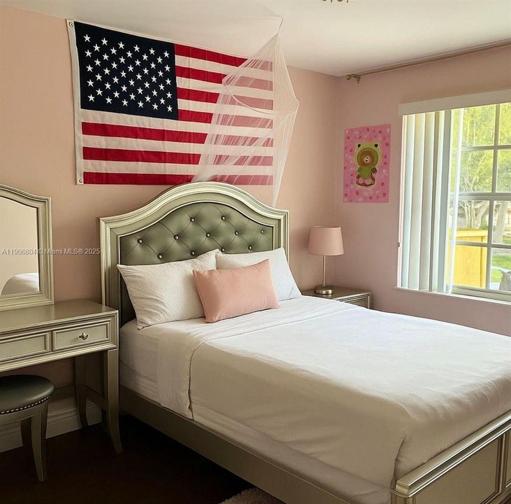 На продажу: $805,000 (4 спален, 2 ванн, 2555 Квадратных фут)