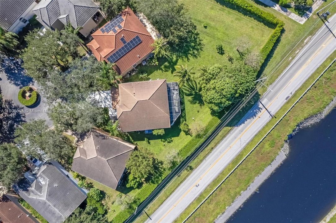 На продажу: $805,000 (4 спален, 2 ванн, 2555 Квадратных фут)