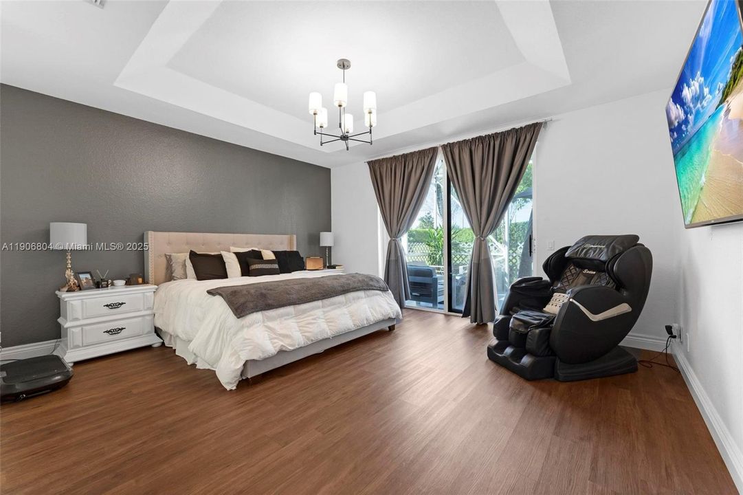 На продажу: $805,000 (4 спален, 2 ванн, 2555 Квадратных фут)