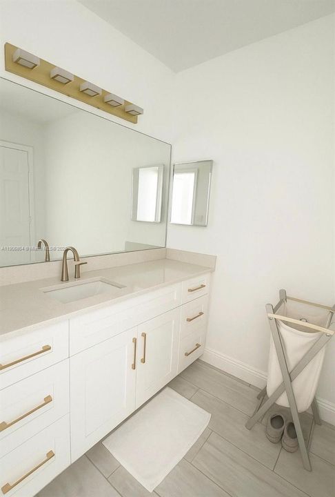 На продажу: $805,000 (4 спален, 2 ванн, 2555 Квадратных фут)