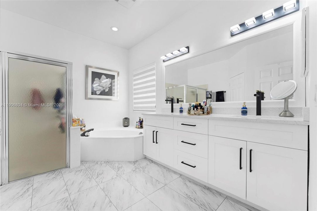 На продажу: $805,000 (4 спален, 2 ванн, 2555 Квадратных фут)