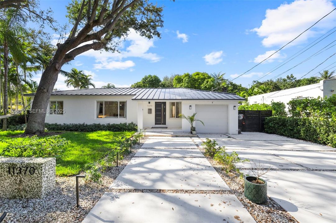 En Venta: $1,975,000 (3 camas, 3 baños, 2288 Pies cuadrados)