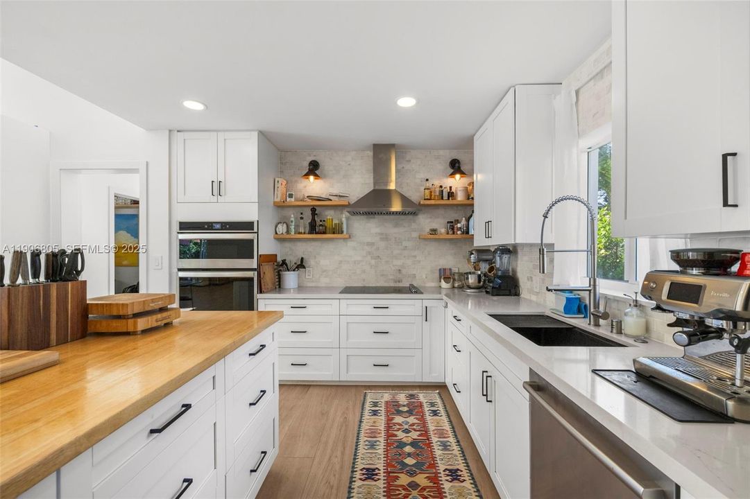 En Venta: $1,975,000 (3 camas, 3 baños, 2288 Pies cuadrados)