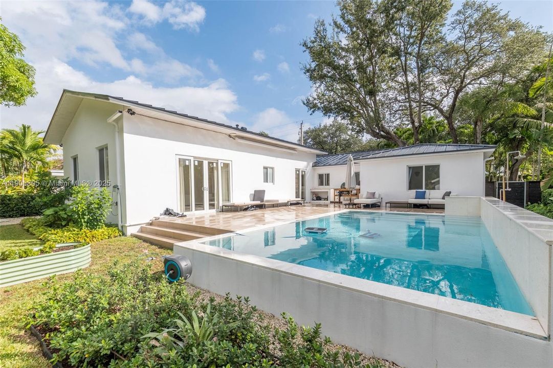 En Venta: $1,975,000 (3 camas, 3 baños, 2288 Pies cuadrados)