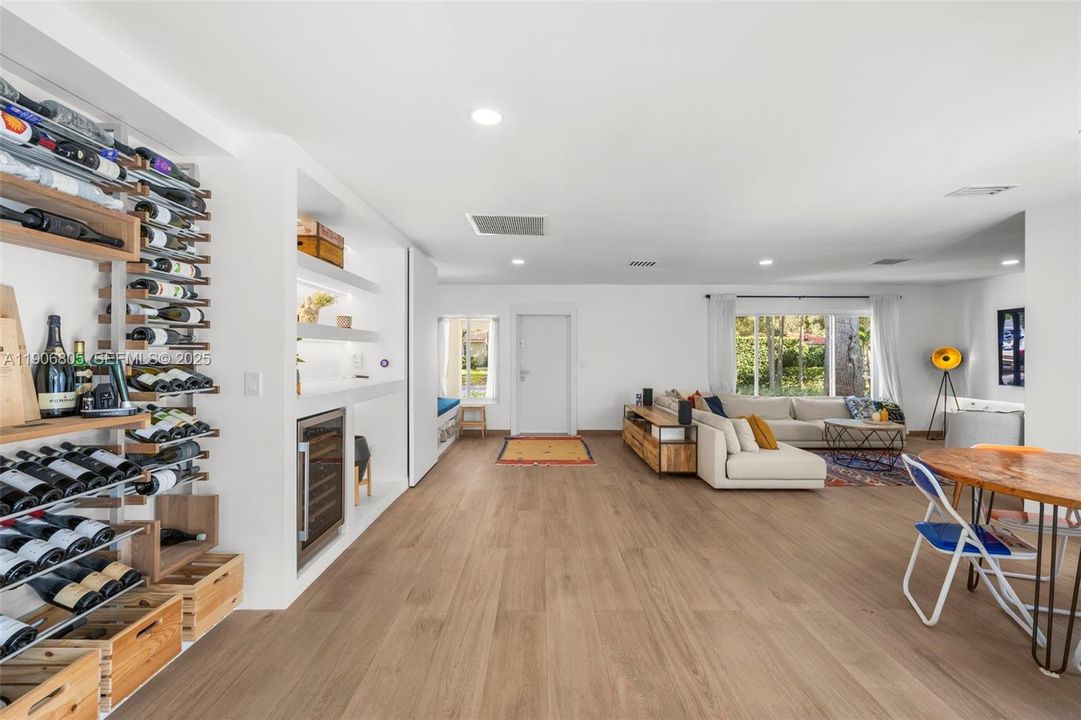 En Venta: $1,975,000 (3 camas, 3 baños, 2288 Pies cuadrados)