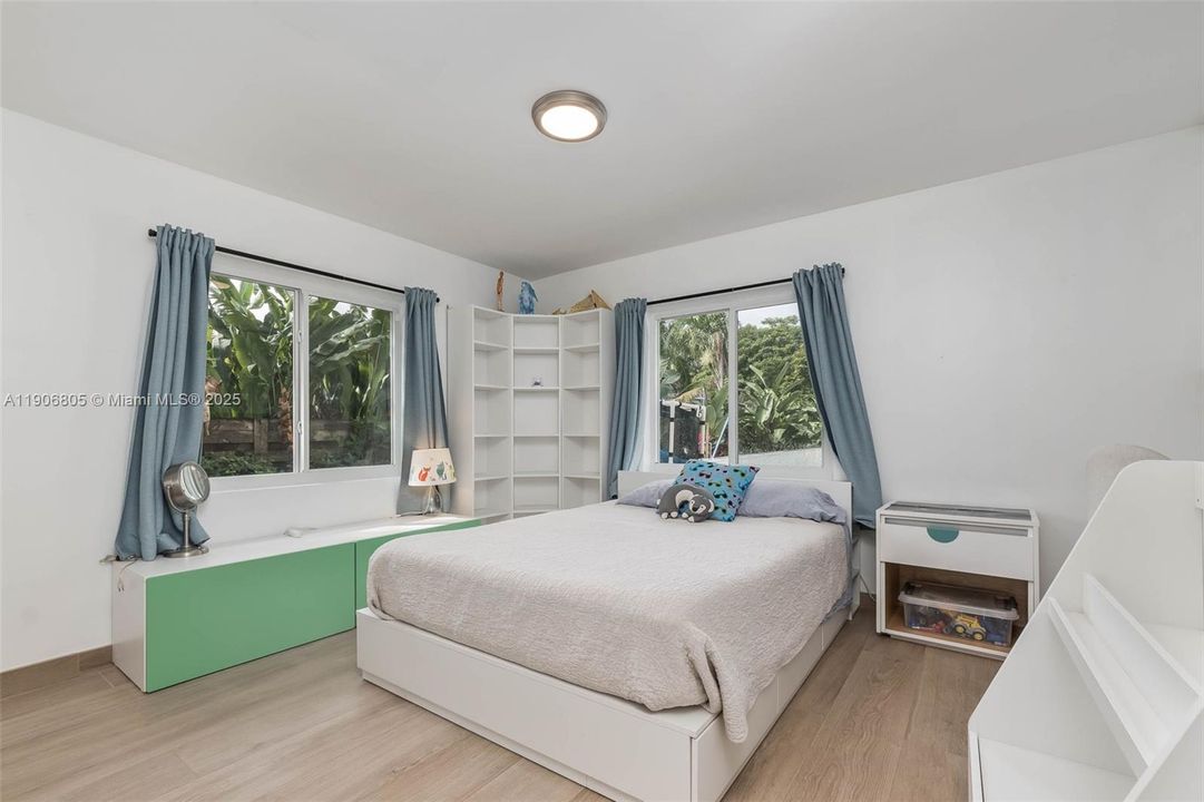 En Venta: $1,975,000 (3 camas, 3 baños, 2288 Pies cuadrados)