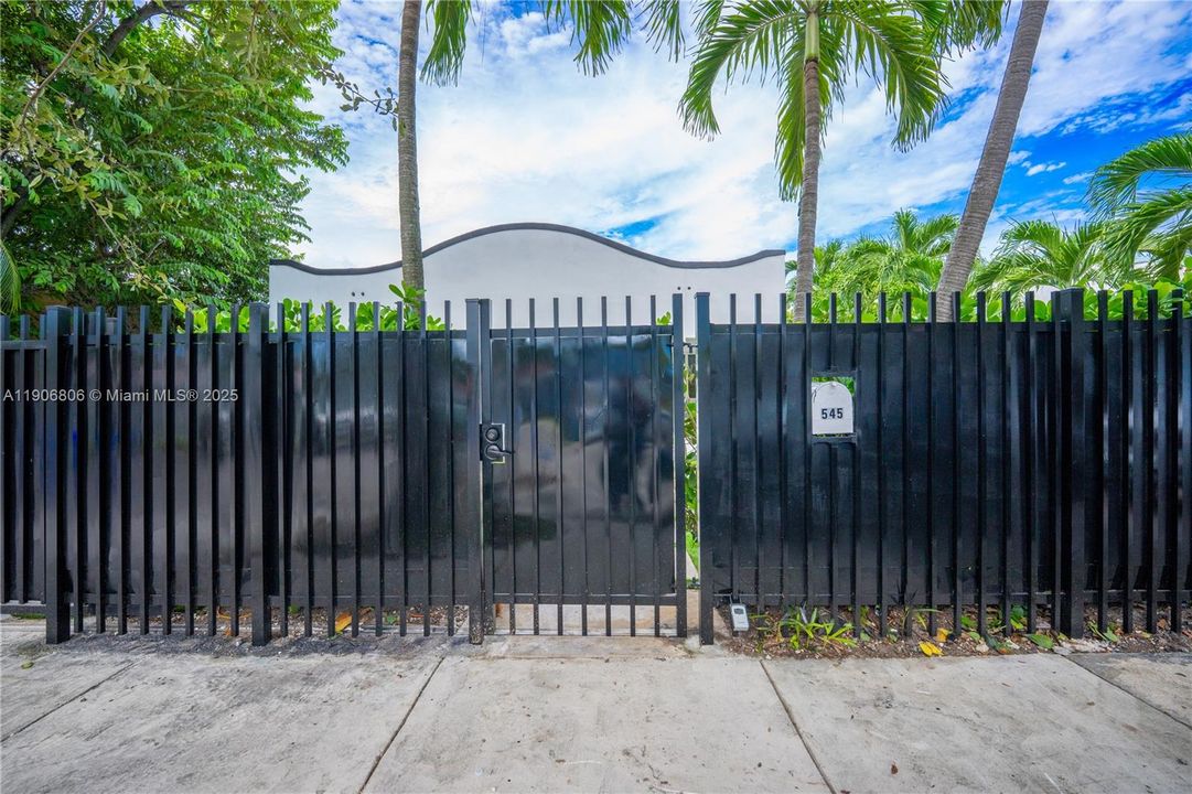 Privacy fence