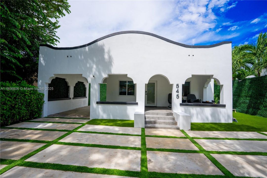 For Sale: $949,000 (3 beds, 3 baths, 0 Square Feet)