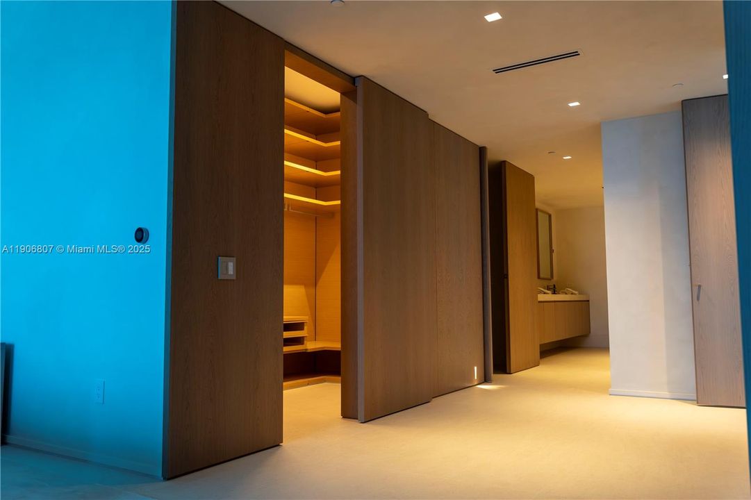 En Venta: $6,999,999 (3 camas, 3 baños, 2959 Pies cuadrados)