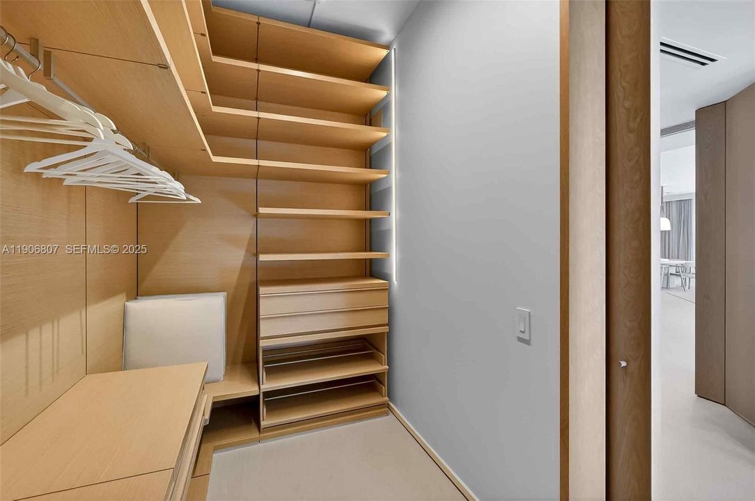 En Venta: $6,999,999 (3 camas, 3 baños, 2959 Pies cuadrados)