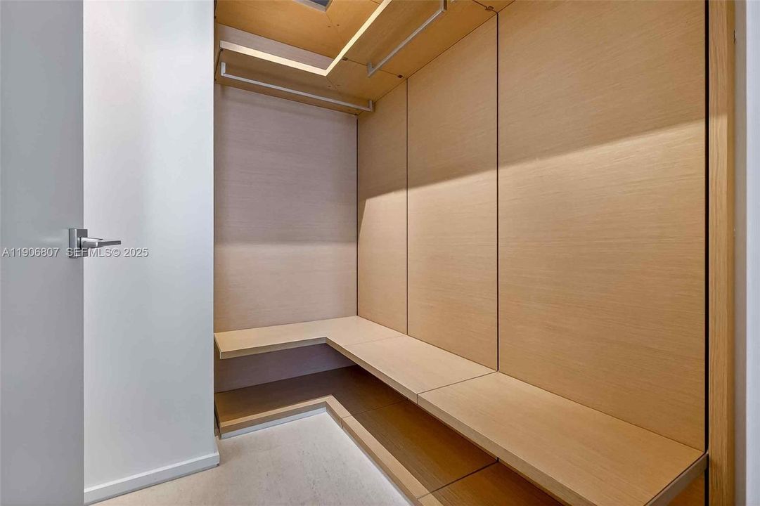 En Venta: $6,999,999 (3 camas, 3 baños, 2959 Pies cuadrados)