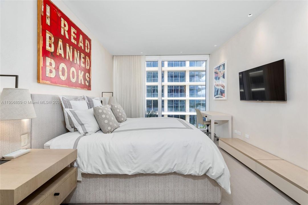 For Sale: $24,995,000 (4 beds, 5 baths, 4305 Square Feet)