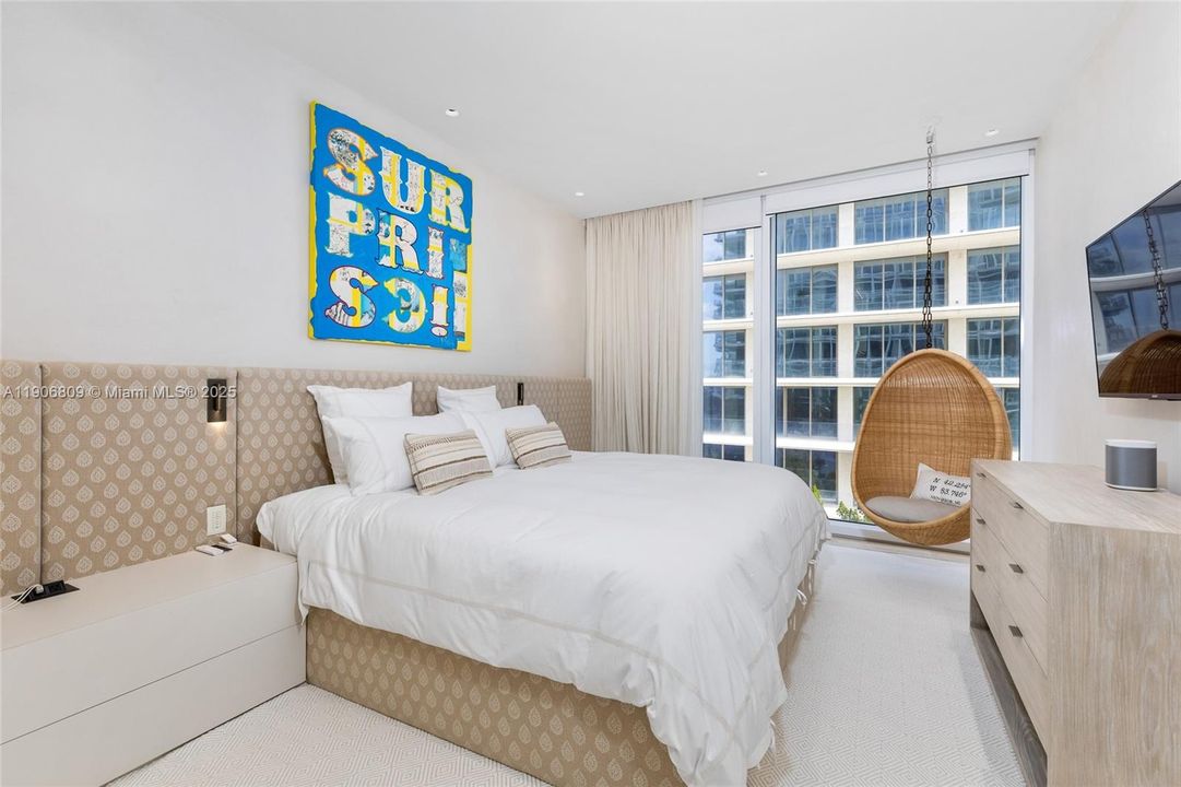 For Sale: $24,995,000 (4 beds, 5 baths, 4305 Square Feet)